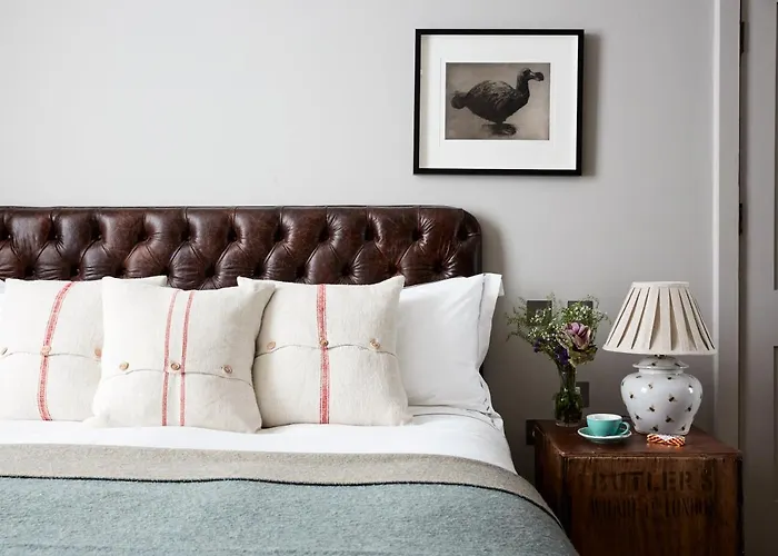 Unrivaled Hotels in Vibrant London, England