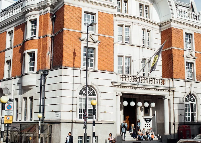 Best Hostels in Lively London for Budget Travelers