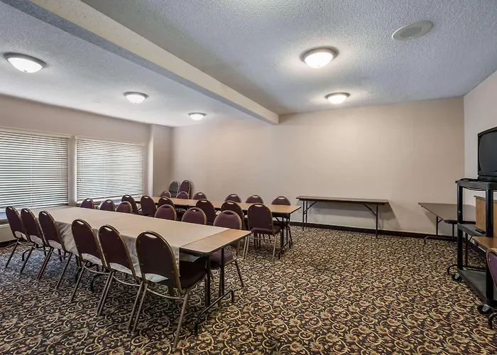 Best Lawrence Hotels for an Unforgettable Stay