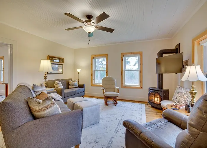 Top Hotels in Black River Falls, Wisconsin