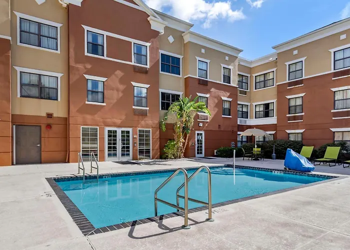 Best Hotels Close to Orlando Sanford Airport