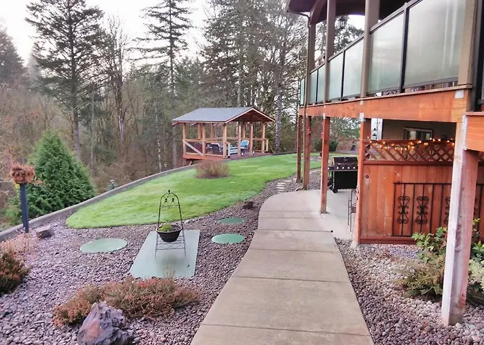 Top Hotels Near Woodland, CA