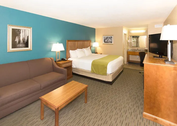 Best Hotels Near Charleston SC Cruise Port With Shuttle