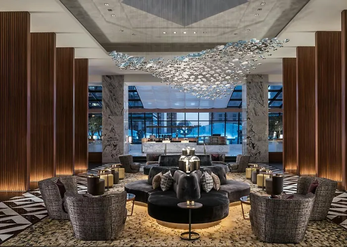 Best Hotels Near Fashion Outlet Mall Chicago