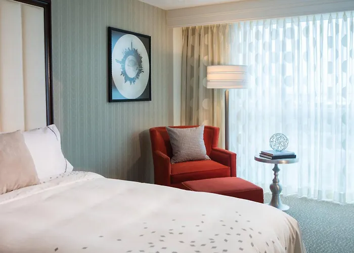 Best Hotels Near Newark Airport with Parking