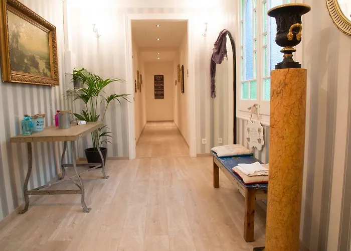Best Hostels in Barcelona with Private Rooms